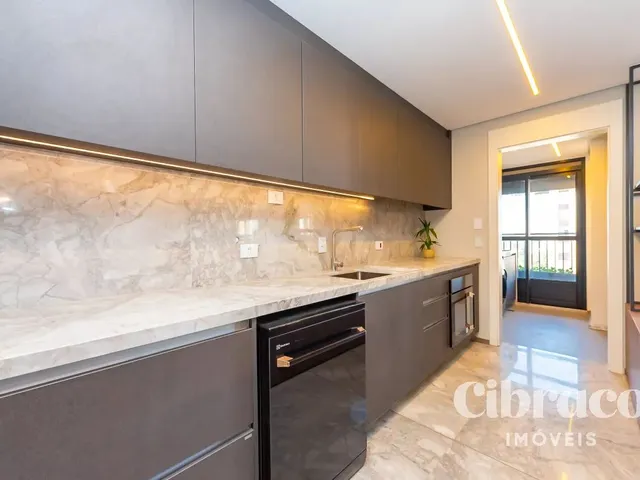 Apartamento 2 quartos e 4 banheiros, à venda, no bairro Água Verde em Curitiba