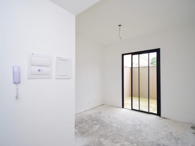 Apartamento 1 quarto e 1 banheiro, à venda, no bairro Novo Mundo em Curitiba