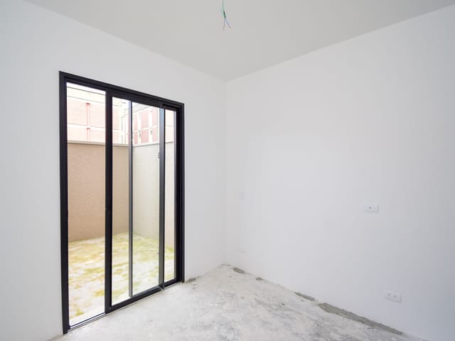 Apartamento 1 quarto e 1 banheiro, à venda, no bairro Novo Mundo em Curitiba
