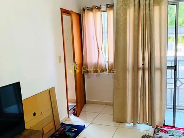 Apartamento 2 quartos e 1 banheiro, à venda, no bairro Jardim Regina em Pindamonhangaba