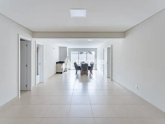 Apartamento com 310m² 3 quartos e 4 banheiros, à venda, no bairro Centro em Ponta Grossa