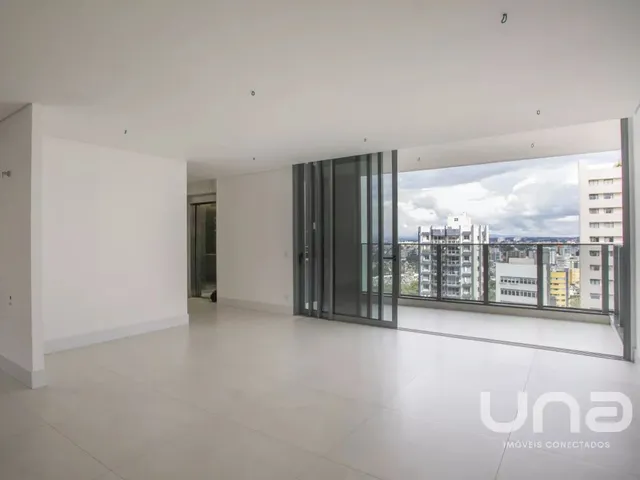 Apartamento 3 quartos e 4 banheiros, à venda, no bairro Água Verde em Curitiba
