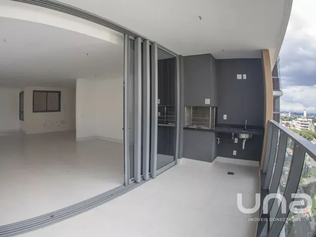 Apartamento 3 quartos e 4 banheiros, à venda, no bairro Água Verde em Curitiba