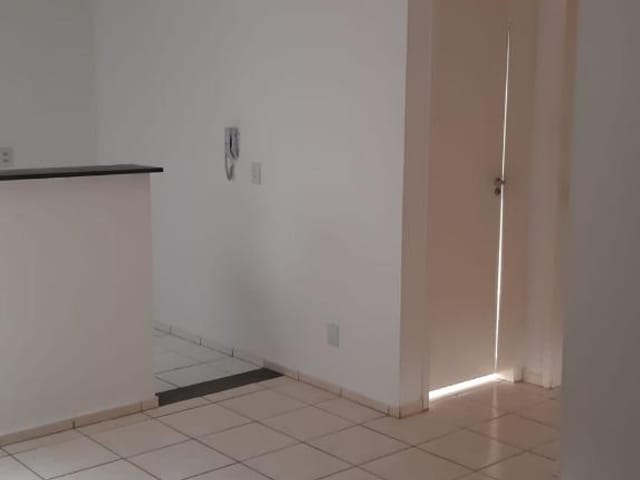 Foto do Apartamento - Apartamento com 2 dormitórios à venda, 45 m² por R$ 120.000,00 - Conjunto Guanabara - Uberaba/MG | ZUCATO IMOBILIARIA LTDA