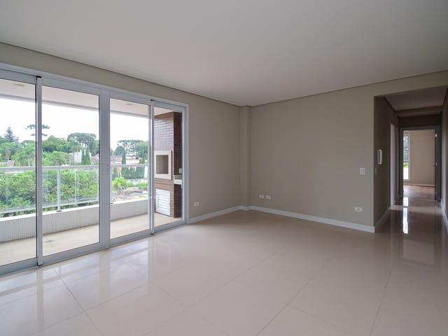 Apartamento 2 quartos e 2 banheiros, à venda, no bairro Santa Quitéria em Curitiba