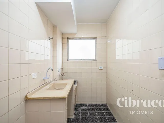 Apartamento 1 quarto e 1 banheiro, para alugar, no bairro Centro em Curitiba