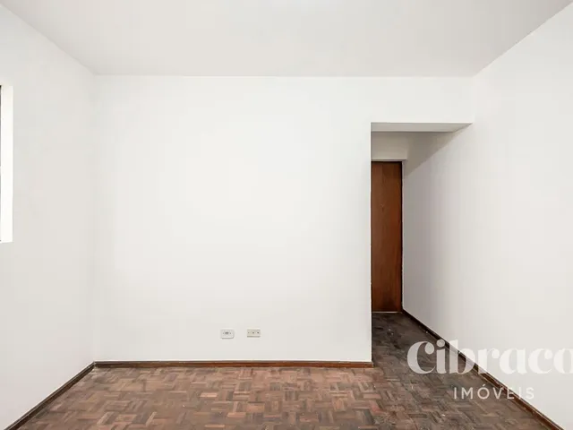 Apartamento 1 quarto e 1 banheiro, para alugar, no bairro Centro em Curitiba