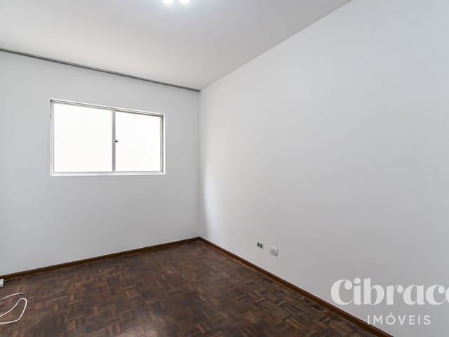 Apartamento 1 quarto e 1 banheiro, para alugar, no bairro Centro em Curitiba