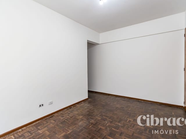 Apartamento 1 quarto e 1 banheiro, para alugar, no bairro Centro em Curitiba