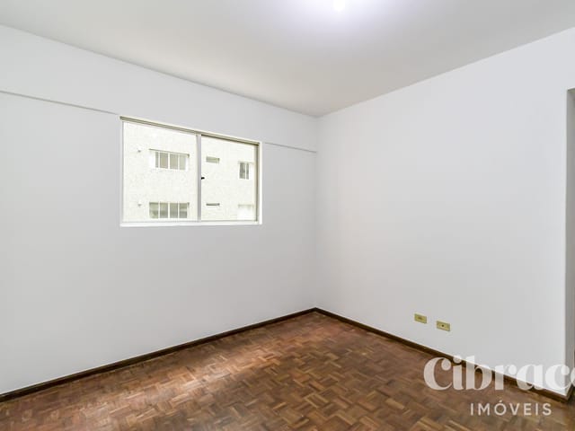 Apartamento 1 quarto e 1 banheiro, para alugar, no bairro Centro em Curitiba
