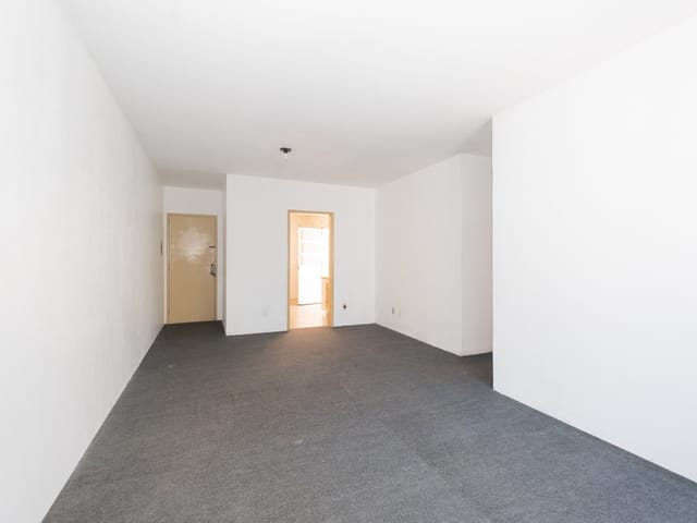 Apartamento com 113m² 3 quartos e 2 banheiros, à venda ou para alugar, no bairro Areal em Pelotas