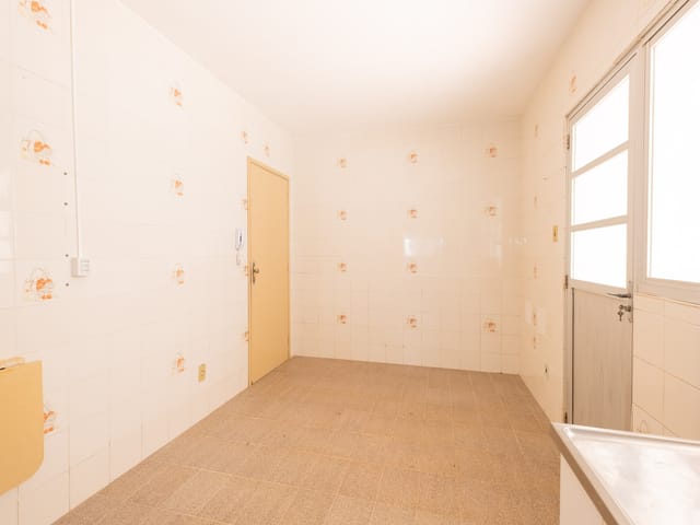 Apartamento com 113m² 3 quartos e 2 banheiros, à venda ou para alugar, no bairro Areal em Pelotas