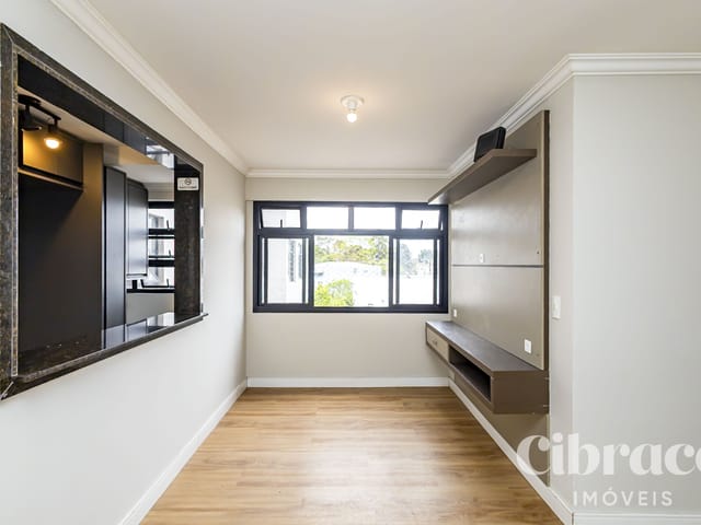 Apartamento 3 quartos e 1 banheiro, para alugar, no bairro Novo Mundo em Curitiba