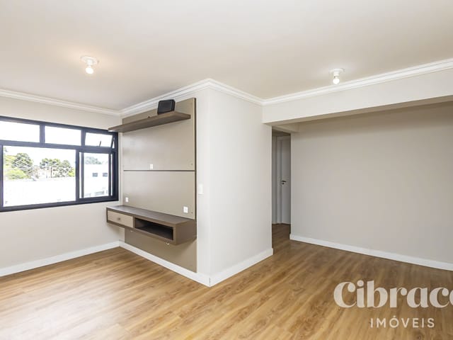 Apartamento 3 quartos e 1 banheiro, para alugar, no bairro Novo Mundo em Curitiba