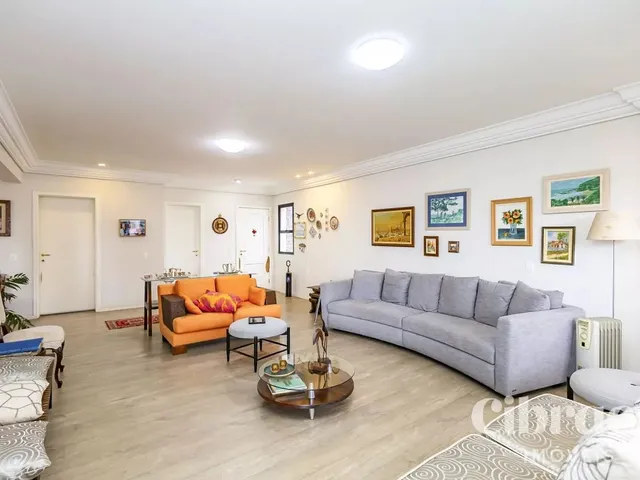 Apartamento 3 quartos e 4 banheiros, para alugar, no bairro Água Verde em Curitiba