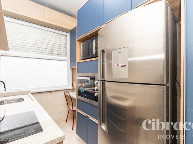 Apartamento 2 quartos e 2 banheiros, para alugar, no bairro Centro em Curitiba