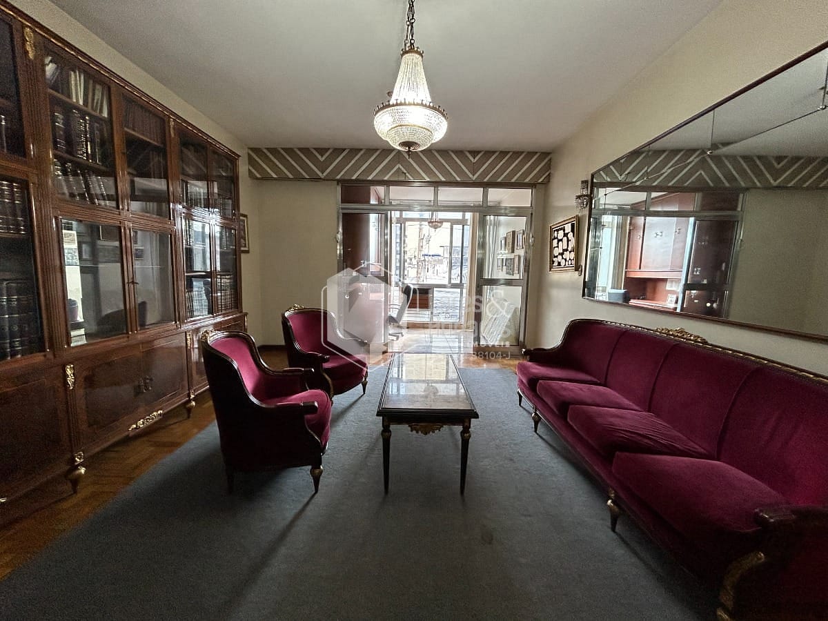 Apartamento à venda com 3 quartos, 160m² - Foto 1