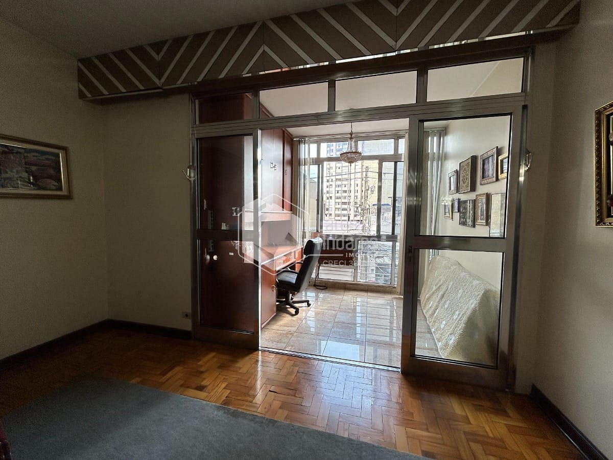 Apartamento à venda com 3 quartos, 160m² - Foto 4