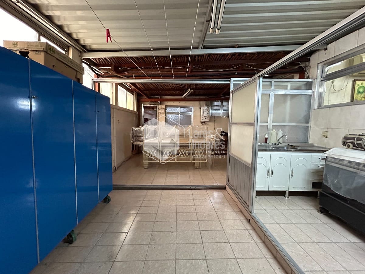 Apartamento à venda com 3 quartos, 160m² - Foto 35