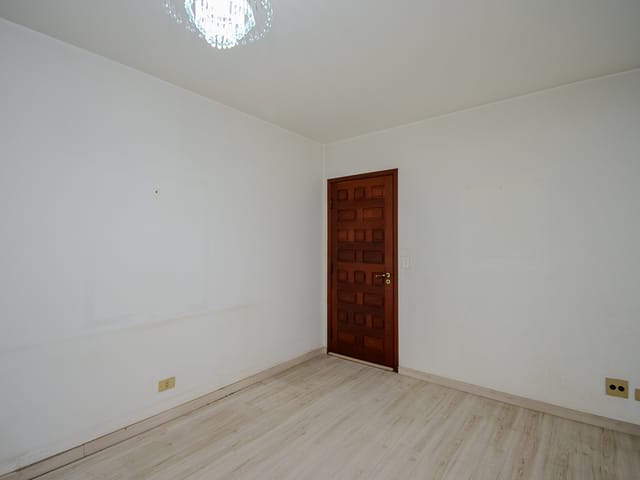 Apartamento 3 quartos e 3 banheiros, para alugar, no bairro Centro em Curitiba