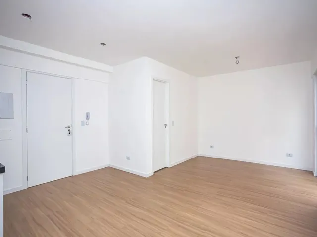 Apartamento 1 quarto e 1 banheiro, para alugar, no bairro Bigorrilho em Curitiba