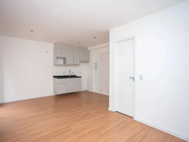 Apartamento 1 quarto e 1 banheiro, para alugar, no bairro Bigorrilho em Curitiba