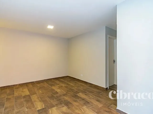 Apartamento 2 quartos e 1 banheiro, para alugar, no bairro Bacacheri em Curitiba