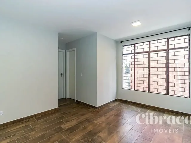 Apartamento 2 quartos e 1 banheiro, para alugar, no bairro Bacacheri em Curitiba