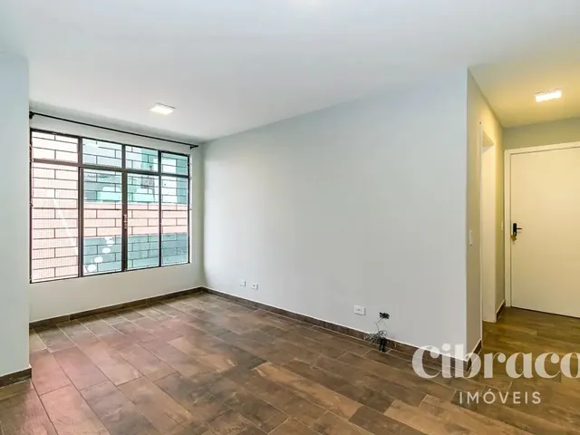 Apartamento 2 quartos e 1 banheiro, para alugar, no bairro Bacacheri em Curitiba