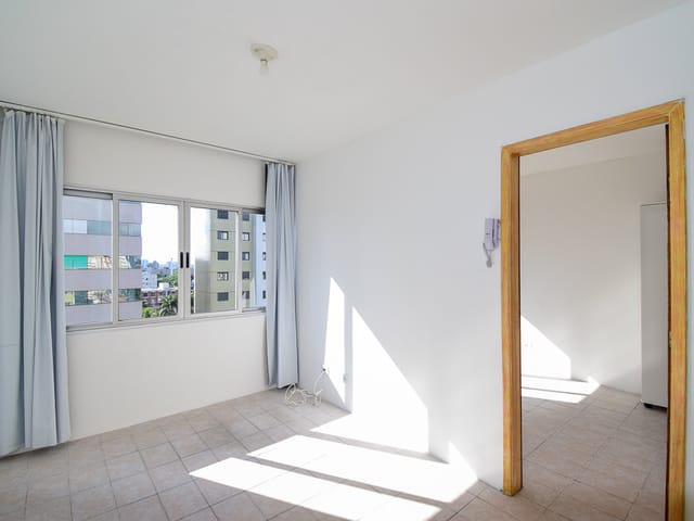 Apartamento 1 quarto e 1 banheiro, para alugar, no bairro Alto da Glória em Curitiba
