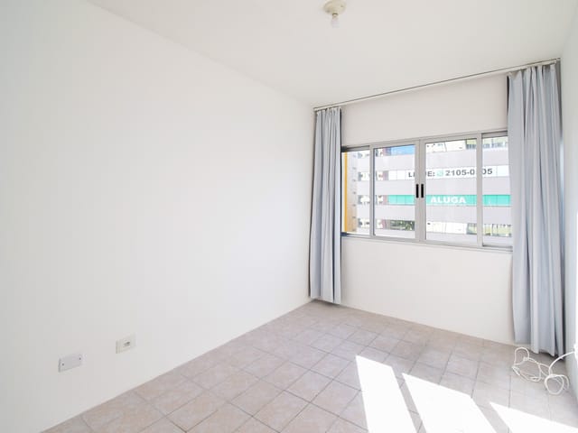 Apartamento 1 quarto e 1 banheiro, para alugar, no bairro Alto da Glória em Curitiba