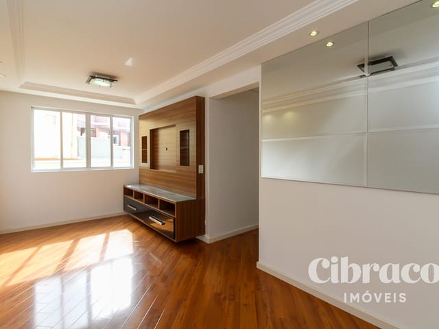 Apartamento 3 quartos e 1 banheiro, para alugar, no bairro Tingui em Curitiba