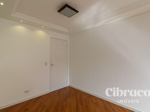 Apartamento 3 quartos e 1 banheiro, para alugar, no bairro Tingui em Curitiba