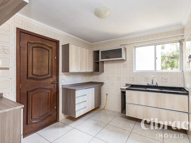 Apartamento 3 quartos e 3 banheiros, para alugar, no bairro Parolin em Curitiba