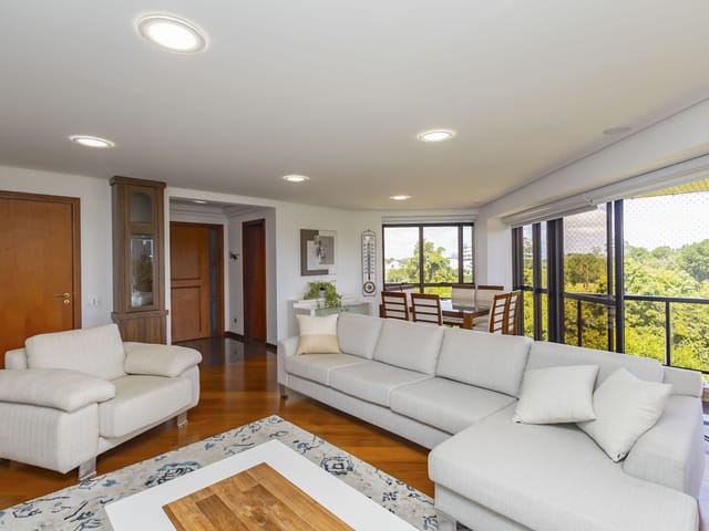 Apartamento 3 quartos e 5 banheiros, para alugar, no bairro Bacacheri em Curitiba