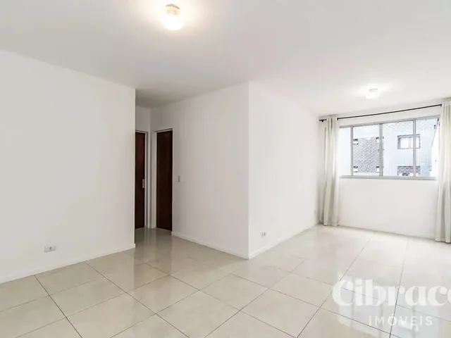 Apartamento 2 quartos e 1 banheiro, para alugar, no bairro Cristo Rei em Curitiba
