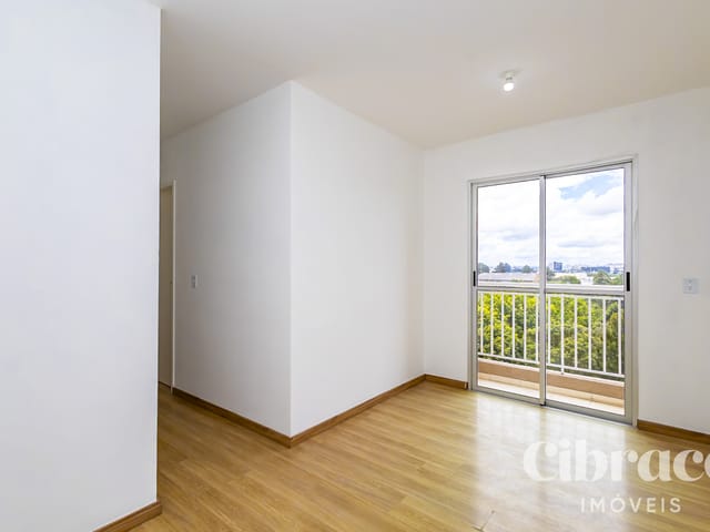 Apartamento 2 quartos e 1 banheiro, para alugar, no bairro Pinheirinho em Curitiba