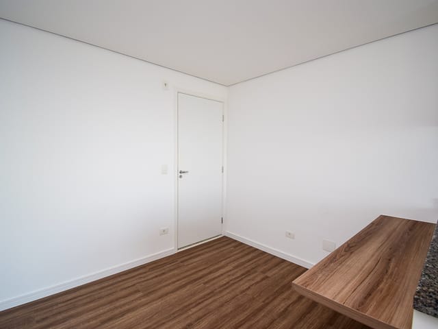Apartamento 1 quarto e 1 banheiro, para alugar, no bairro Centro Cívico em Curitiba