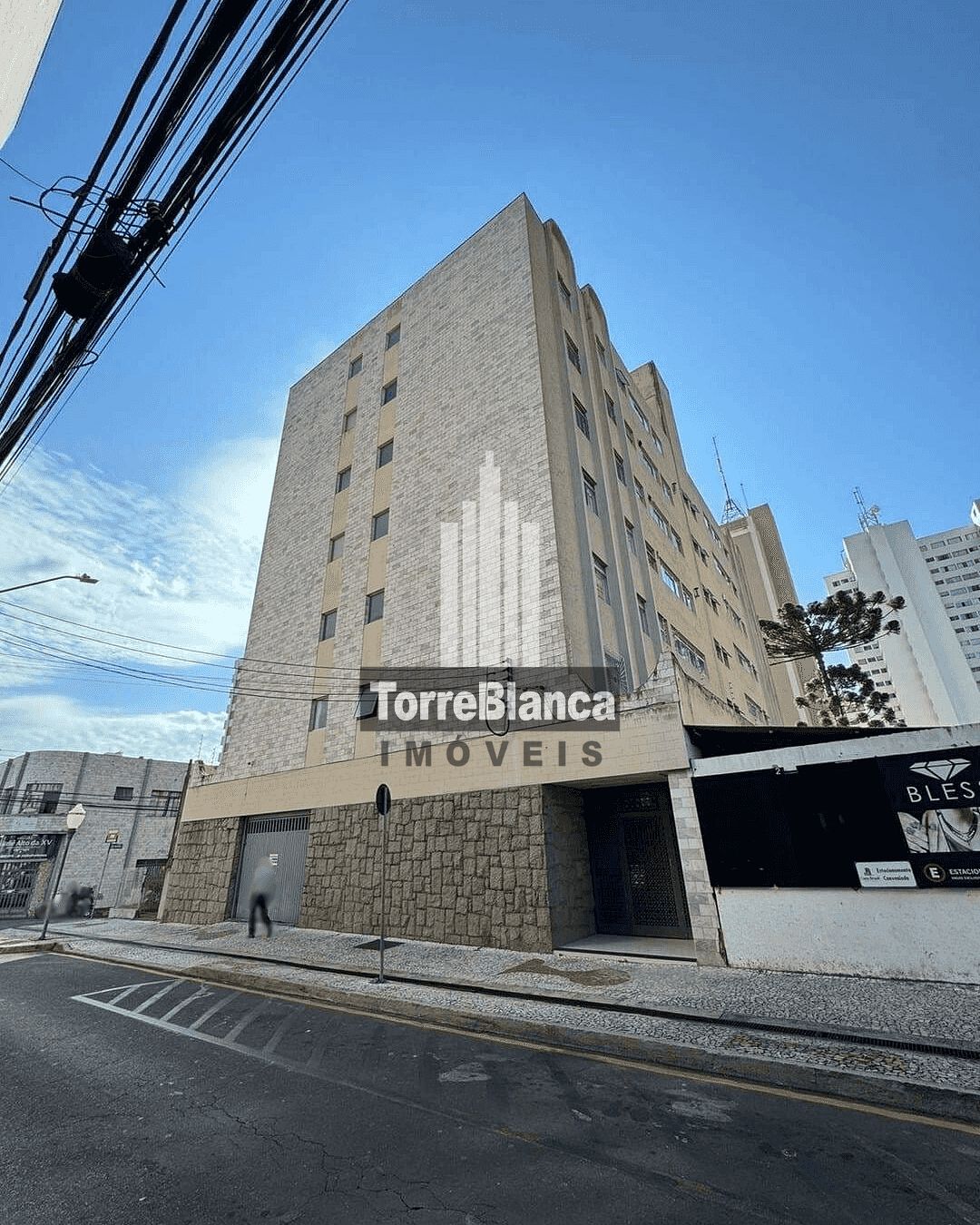 Apartamento à venda e aluguel com 4 quartos, 215m² - Foto 1