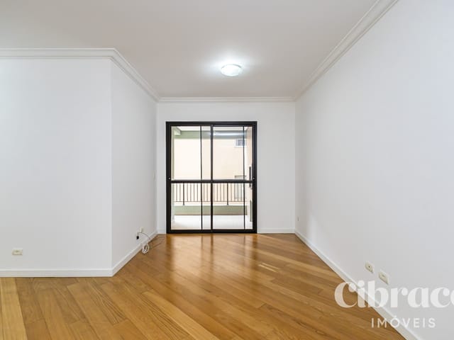 Apartamento 2 quartos e 1 banheiro, para alugar, no bairro Portão em Curitiba