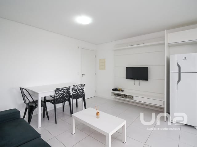 Apartamento 1 quarto e 1 banheiro, para alugar, no bairro Centro Cívico em Curitiba