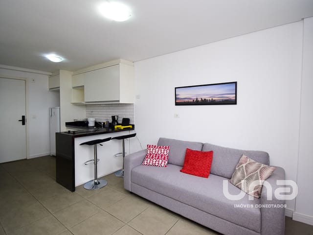 Apartamento 2 quartos e 1 banheiro, para alugar, no bairro Centro Cívico em Curitiba
