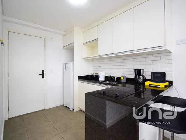 Apartamento 2 quartos e 1 banheiro, para alugar, no bairro Centro Cívico em Curitiba