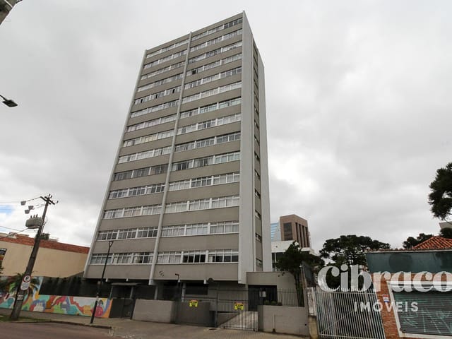 Apartamento 3 quartos e 2 banheiros, para alugar, no bairro Centro Cívico em Curitiba
