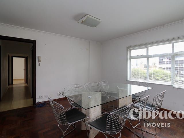 Apartamento 3 quartos e 2 banheiros, para alugar, no bairro Centro Cívico em Curitiba
