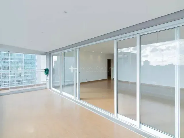 Apartamento 2 quartos e 4 banheiros, à venda, no bairro Itaim Bibi em São Paulo