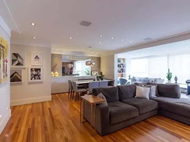 Apartamento 4 quartos e 4 banheiros, à venda, no bairro Moema em São Paulo