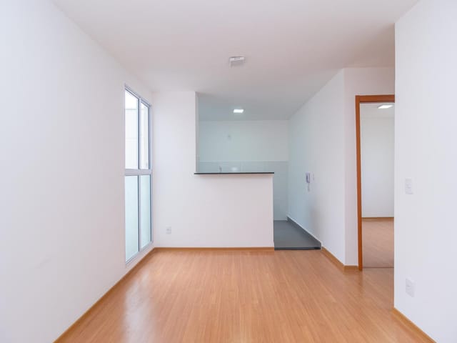 Apartamento 2 quartos e 1 banheiro, para alugar, no bairro Santa Cândida em Curitiba