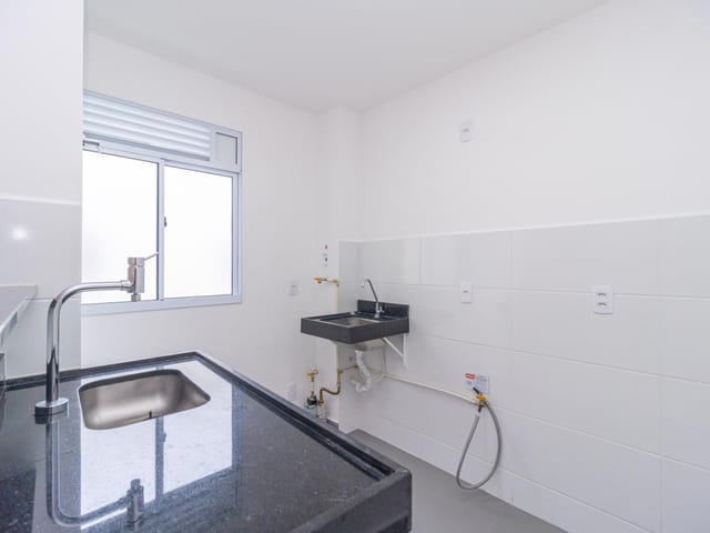 Apartamento 2 quartos e 1 banheiro, para alugar, no bairro Santa Cândida em Curitiba