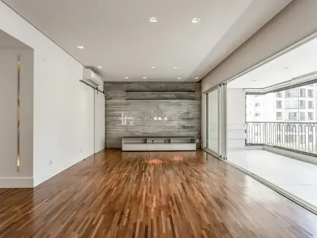 Apartamento 3 quartos e 4 banheiros, à venda, no bairro Itaim Bibi em São Paulo